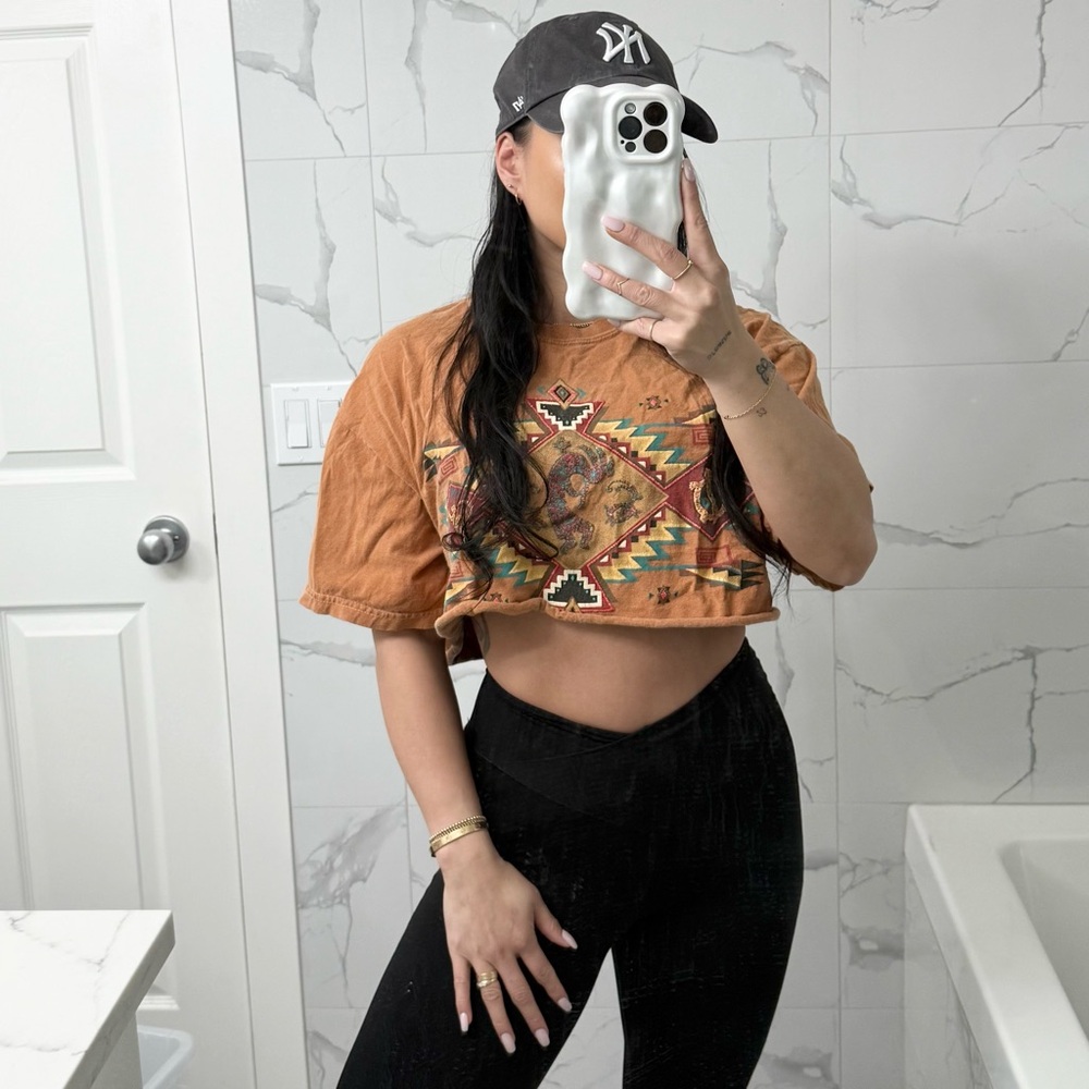 🧡 Vintage Sedona Women's Graphic Crop Top